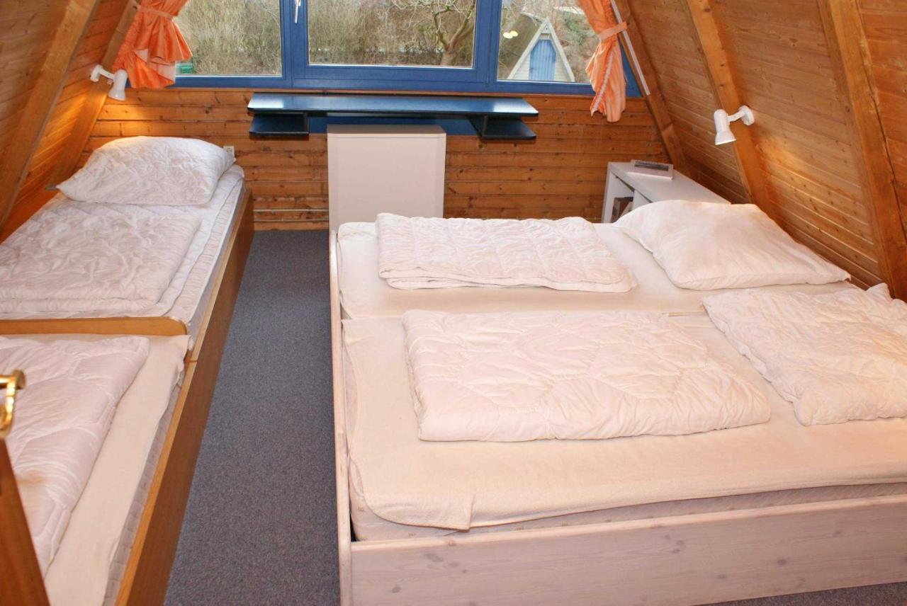 Zeltdachhaus Mit Wlan Und Zaun Villa Damp Luaran gambar